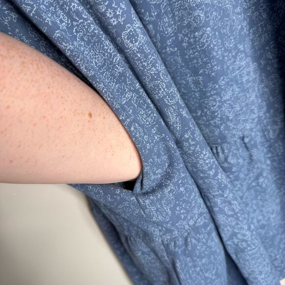 Frye tiered sundress with pockets faded bandanna blue plus size 3X - Picture 7 of 7